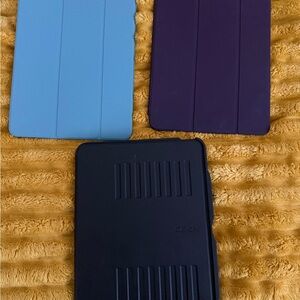 iPad Air 5 cases - 2 Apple smart folio and Zugu, blue purple black